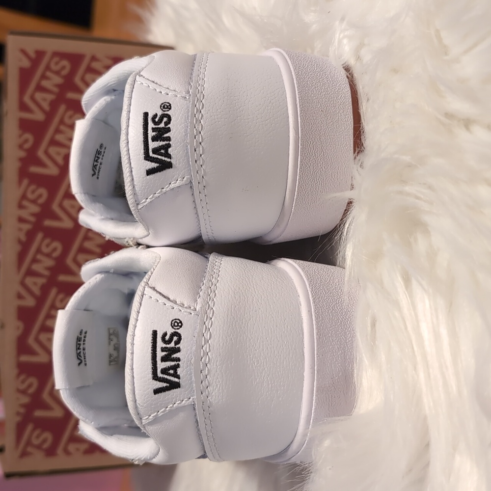 Vans Lowland CC - Picture 6 of 10